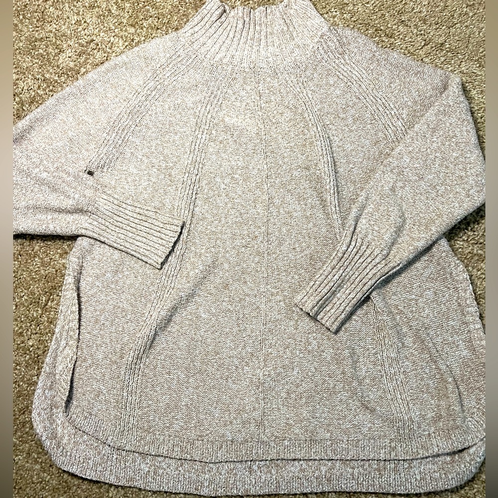 🌻SHEIN SOFT Sweater- Size Small🌻